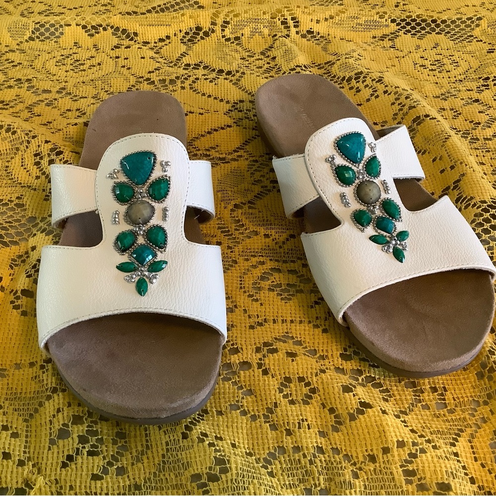 Naturalized white sandals size 9M - Picture 2 of 7